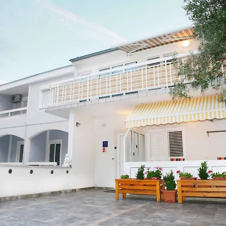 1 Appartement